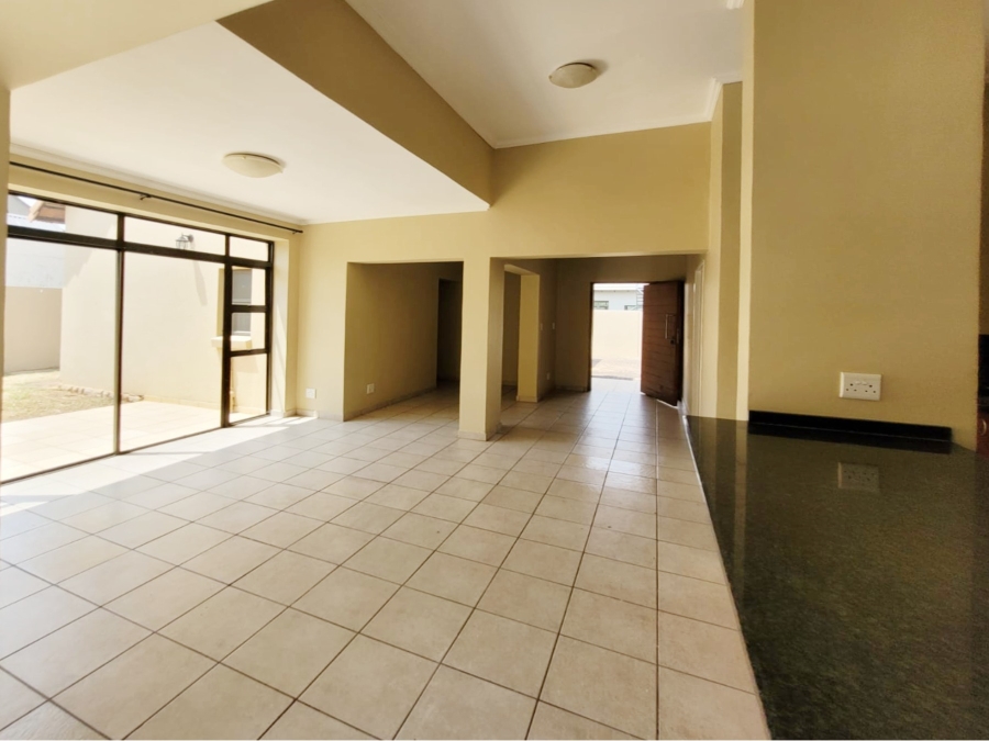 To Let 3 Bedroom Property for Rent in Kosmos North West